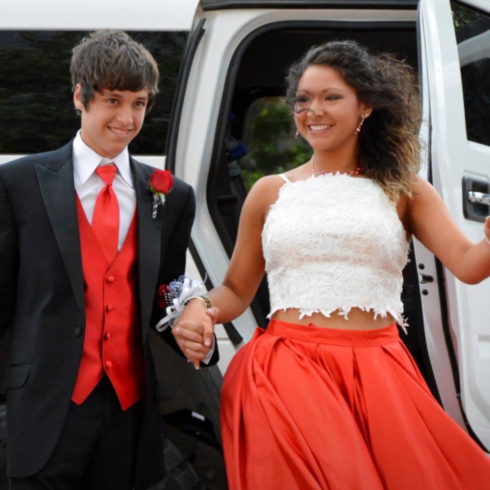 Prom dress - Picture 2 of 2